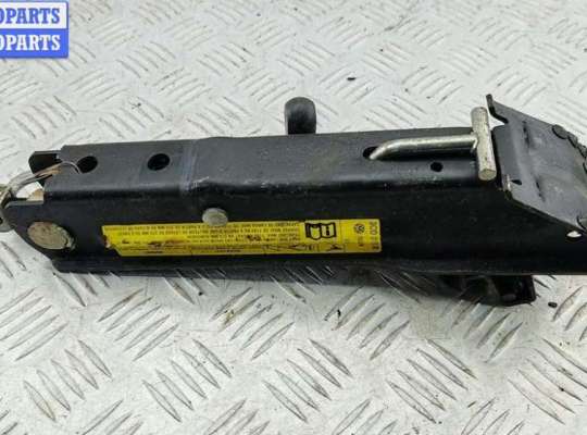 Домкрат VG2731034 на Volkswagen Passat B6