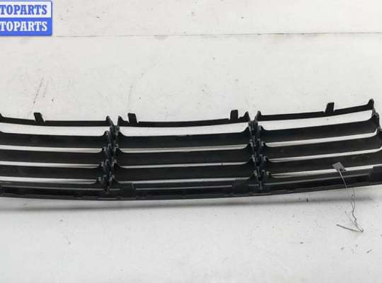 купить Решётка (заглушка) в бампер на Volkswagen Passat B5+ (GP)