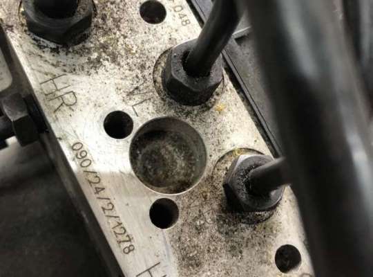 Блок ABS на Audi A4 (8E/8H, B6)
