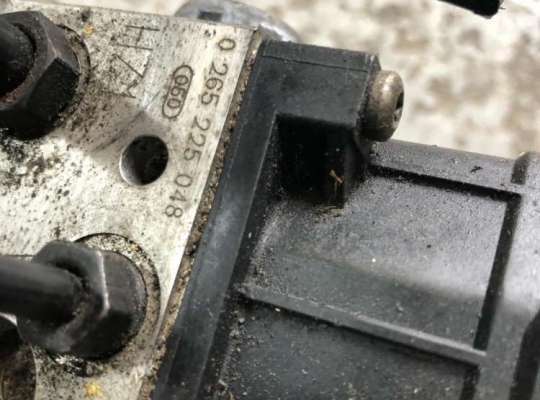 Блок ABS на Audi A4 (8E/8H, B6)