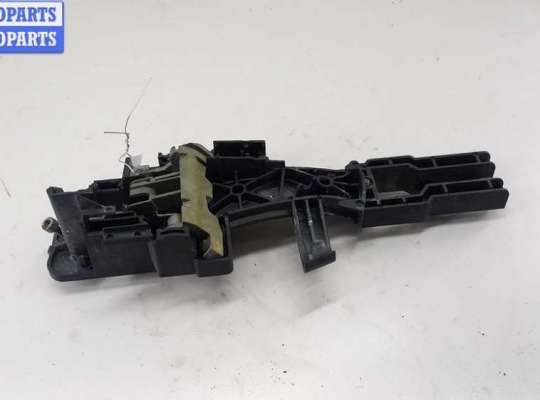 купить Корпус (держатель) ручки двери задней правой на BMW 1 E81/E87 (2004-2012)