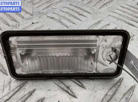 Купить Подсветка номера на Audi A4 B6 (2001-2004) Подсветка номера AU1750762 на Audi A4 B6 (2001-2004)