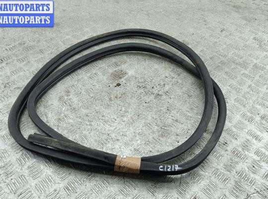 купить Уплотнитель двери передней левой на Renault Kangoo I (1998-2008)