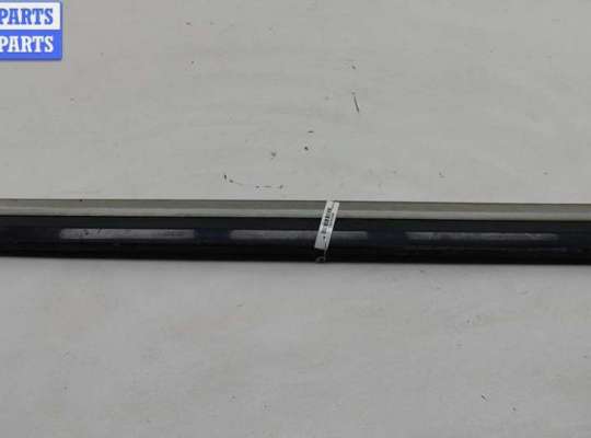 купить Молдинг двери задней правой на Volkswagen Passat B7