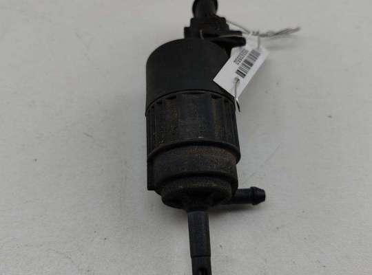 купить Насос (моторчик) омывателя стекла на Mitsubishi Space Star (1998-2005)