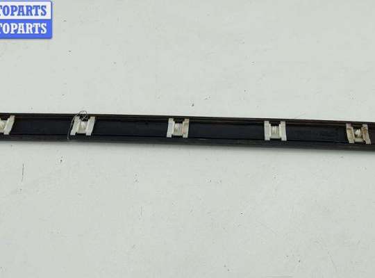 купить Молдинг двери задней левой на Volkswagen Golf-3