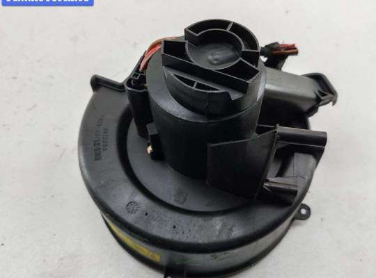 купить Двигатель отопителя (моторчик печки) на Opel Zafira A (1999-2005)