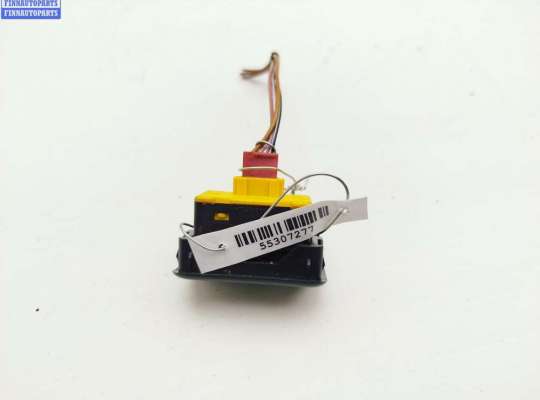 купить Кнопка стеклоподъемника переднего правого на BMW 3 E36 (1991-2000)