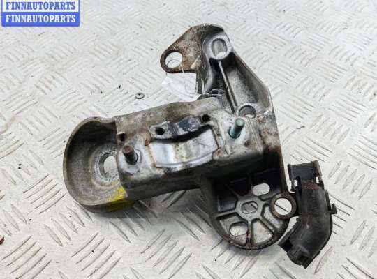 Крепление втулки стабилизатора переднего AU1725937 на Audi A4 B5 (1994-2001)