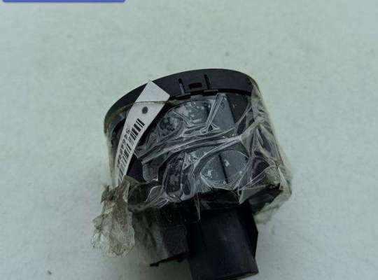 купить Переключатель света на Volkswagen Passat B6