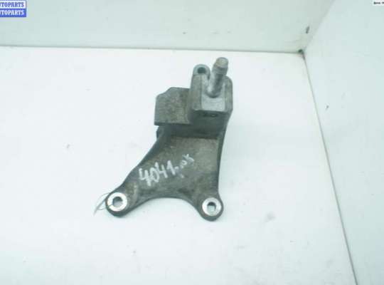 Кронштейн КПП опорный FO1296505 на Ford Focus I (1998-2005)