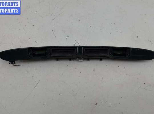 купить Накладка подсветки номера на Volkswagen Passat B5