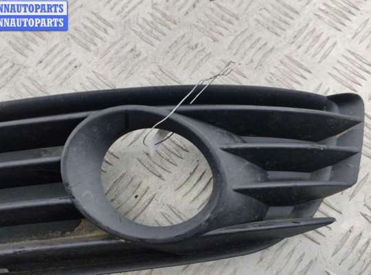 купить Рамка фары противотуманной левой на Volkswagen Passat B5+ (GP)