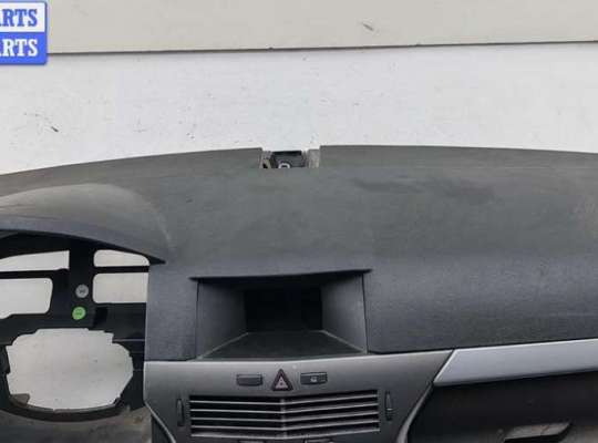 купить Панель приборная (торпедо) на Opel Astra H (2004-2009)