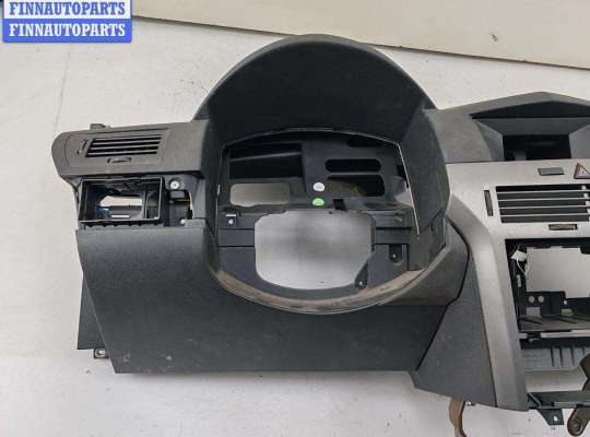 купить Панель приборная (торпедо) на Opel Astra H (2004-2009)