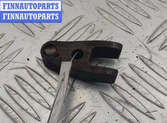 купить Скоба (кронштейн) крепления форсунки на Mercedes Vito-1 W638 (1996-2003)