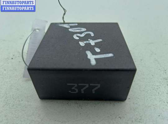 купить Реле стеклоочистителя (дворников) на Volkswagen Passat B5