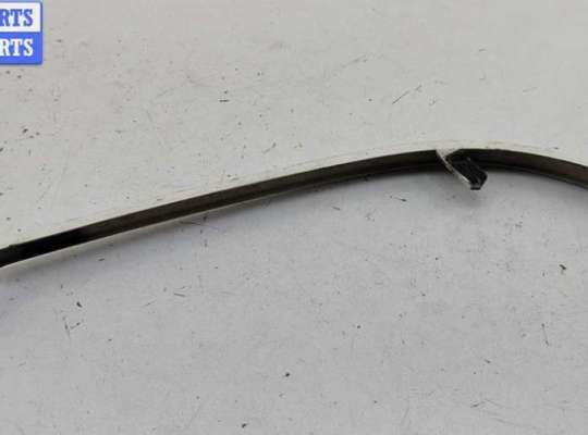 купить Ус под фару левый на Audi 80 B4 (1991-1996)