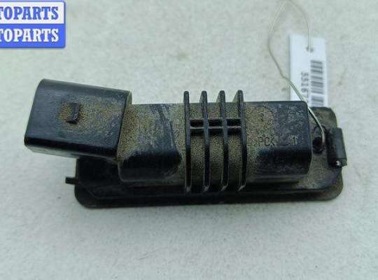 Планка подсветки номера на Volkswagen Passat B6 (3C)