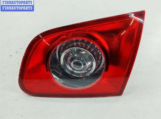 Фонарь крышки багажника правый VG2680354 на Volkswagen Passat B6