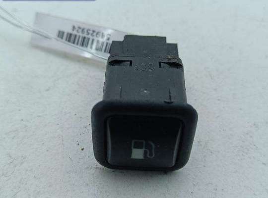 купить Кнопка открывания лючка топливного бака на Volkswagen Passat B5