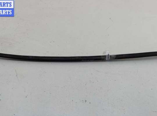 Молдинг лобового стекла VG2727919 на Volkswagen Passat B6