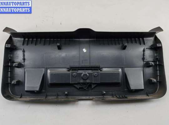 купить Обшивка крышки багажника на Volkswagen Passat B7