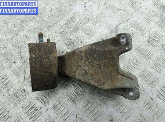 купить Кронштейн КПП опорный на Volkswagen Passat B5
