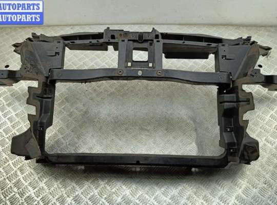 Рамка передняя (панель кузовная, телевизор) VG2761832 на Volkswagen Passat B6