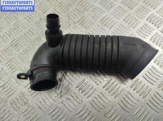 Патрубок турбины VG2667012 на Volkswagen Passat B5