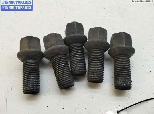 купить Болт колесный (гайка колесная) на Volkswagen Passat B5