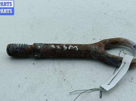 Крюк буксировочный на Mercedes-Benz E (W210)