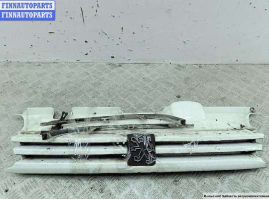 Решетка радиатора PG1237904 на Peugeot 405