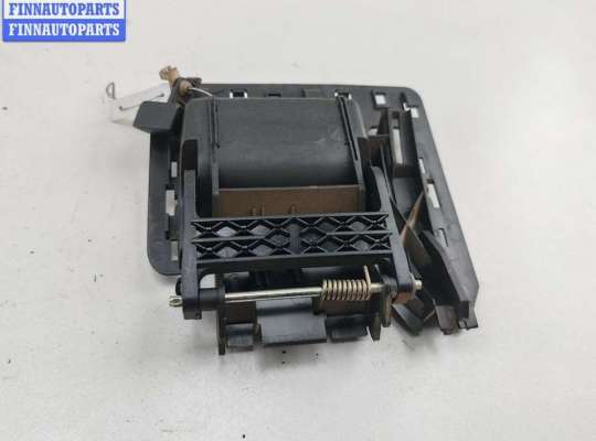 купить Ручка двери внутренняя задняя левая на Volkswagen Transporter T5