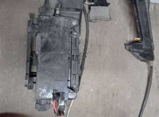 Блок стояночного тормоза (ручника) электронный на Renault Scenic II