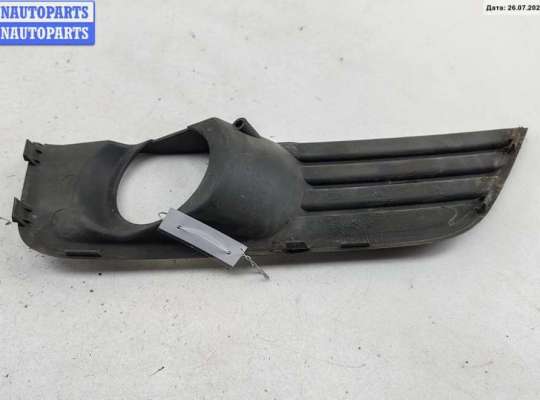 купить Рамка фары противотуманной левой на Ford Focus II (2004-2011)