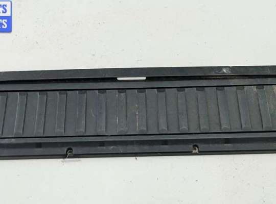 Купить Обшивка багажника на BMW X5 E53 (1999-2006) Обшивка багажника BM3588720 на BMW X5 E53 (1999-2006)