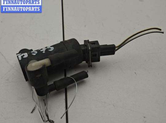 Насос (моторчик) омывателя стекла FO2141664 на Ford Mondeo III (2000-2007)