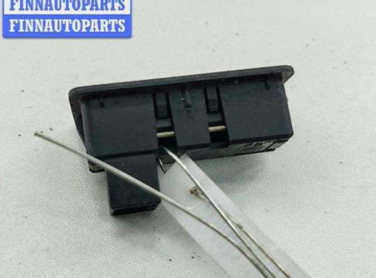 купить Кнопка открывания багажника на Volkswagen Touareg