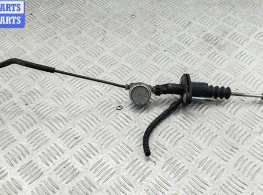 Цилиндр сцепления главный OP2351366 на Opel Astra G (1998-2004)