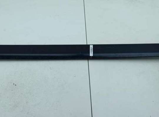 купить Молдинг двери передней правой на Audi A4 B7 (2004-2008)