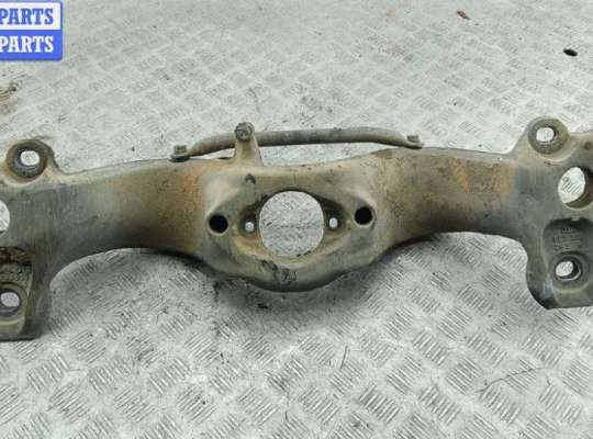 купить Кронштейн КПП опорный на Audi A4 B6 (2001-2004)