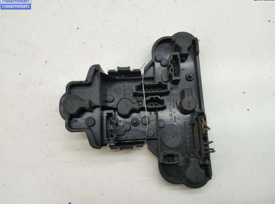 Плата фонаря заднего правого VG2164809 на Volkswagen Golf-3