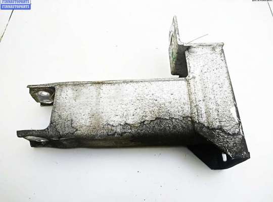 купить Кронштейн бампера переднего на BMW X3 E83 (2003-2010)