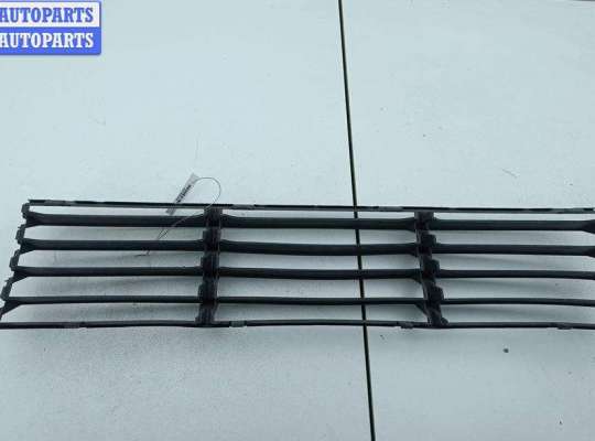 купить Решётка (заглушка) в бампер на Volkswagen Passat B5+ (GP)