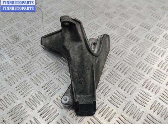 купить Кронштейн двигателя опорный на Audi A4 B6 (2001-2004)