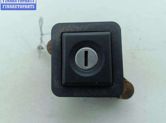 купить Кнопка открывания багажника на Volkswagen Passat B3