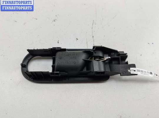 купить Ручка двери внутренняя передняя левая на Volkswagen Passat B5