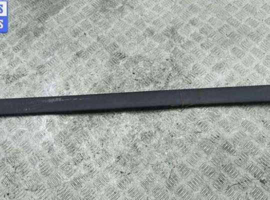 купить Молдинг двери передней правой на Ford Galaxy (2000-2006)