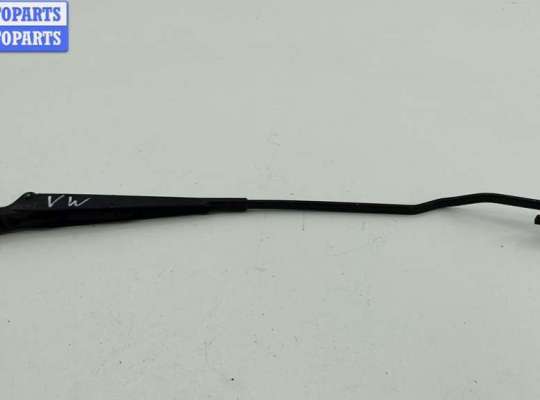 купить Щеткодержатель (поводок стеклоочистителя) передний на Volkswagen Passat B4